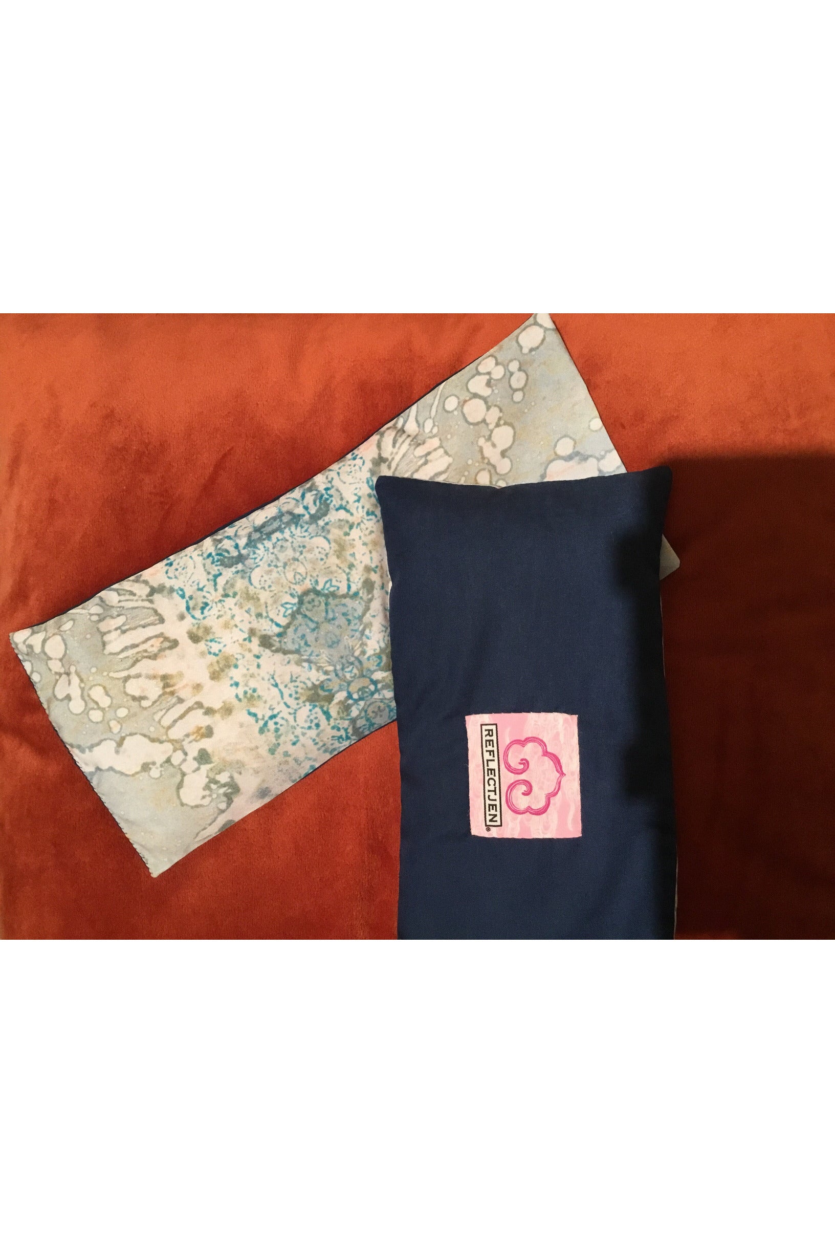 In*Sight Therapeutic Pillow Majestic Hudson Lifestyle Yoga & Meditation Tools