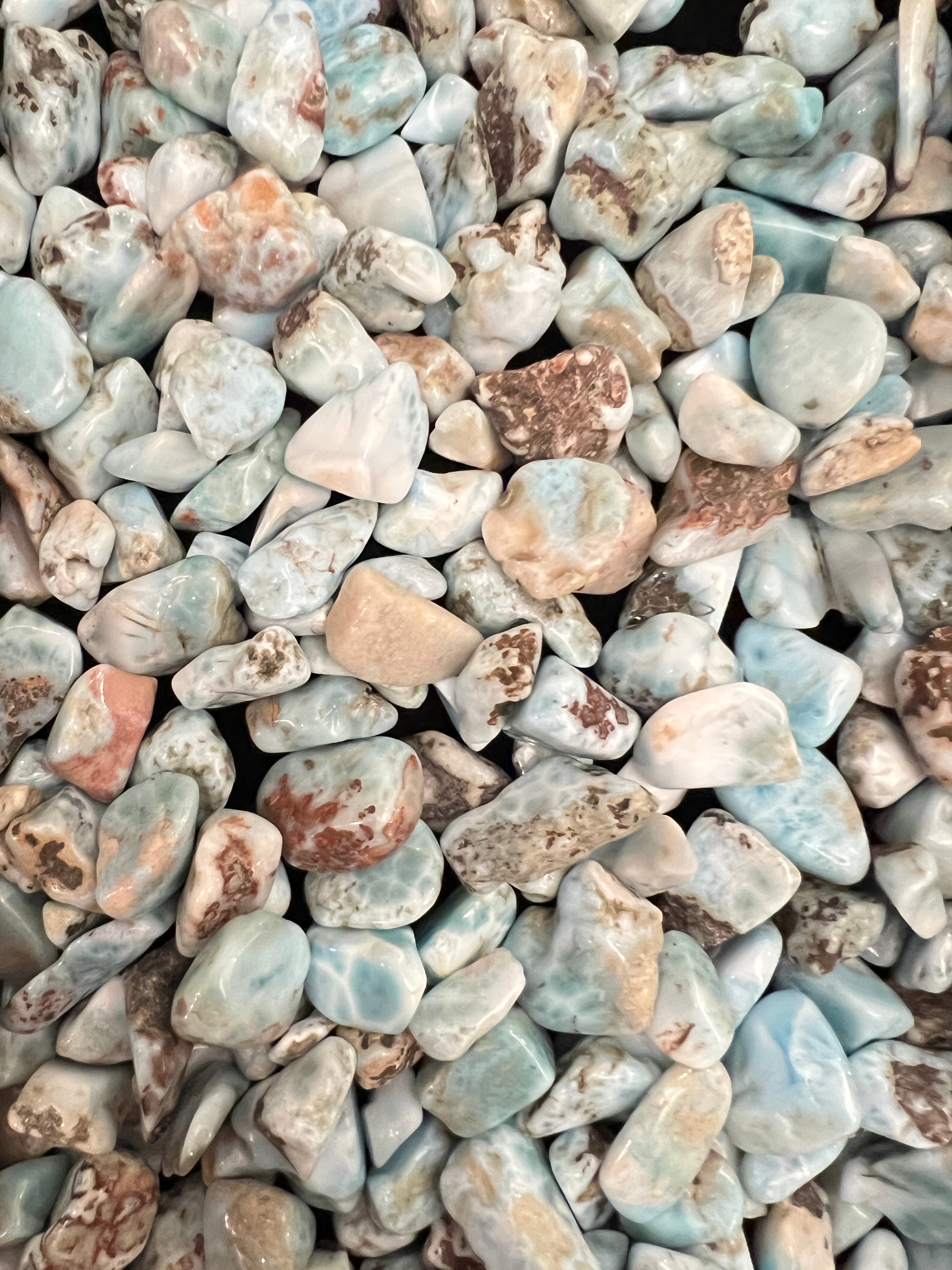 Larimar | Tumbled Majestic Hudson Lifestyle