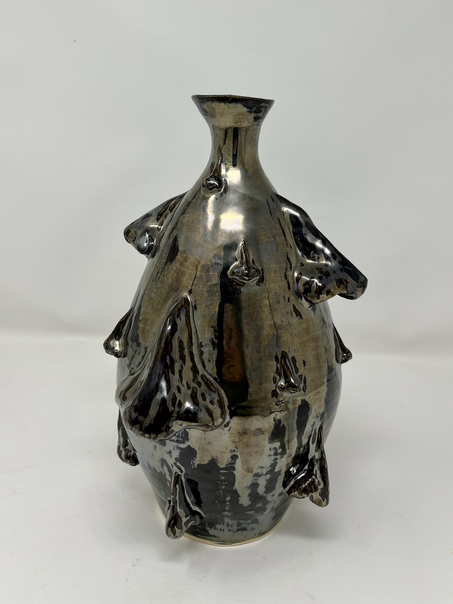 The Nose Knows No Answers But The Mirror Does | Vase Majestic Hudson Lifestyle