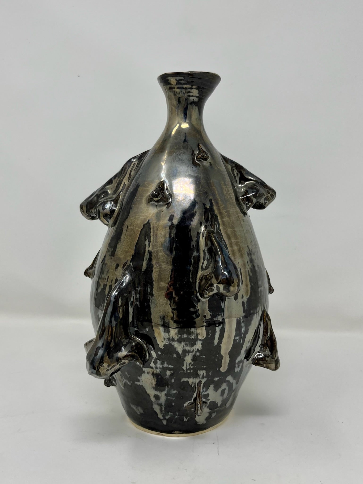 The Nose Knows No Answers But The Mirror Does | Vase Majestic Hudson Lifestyle