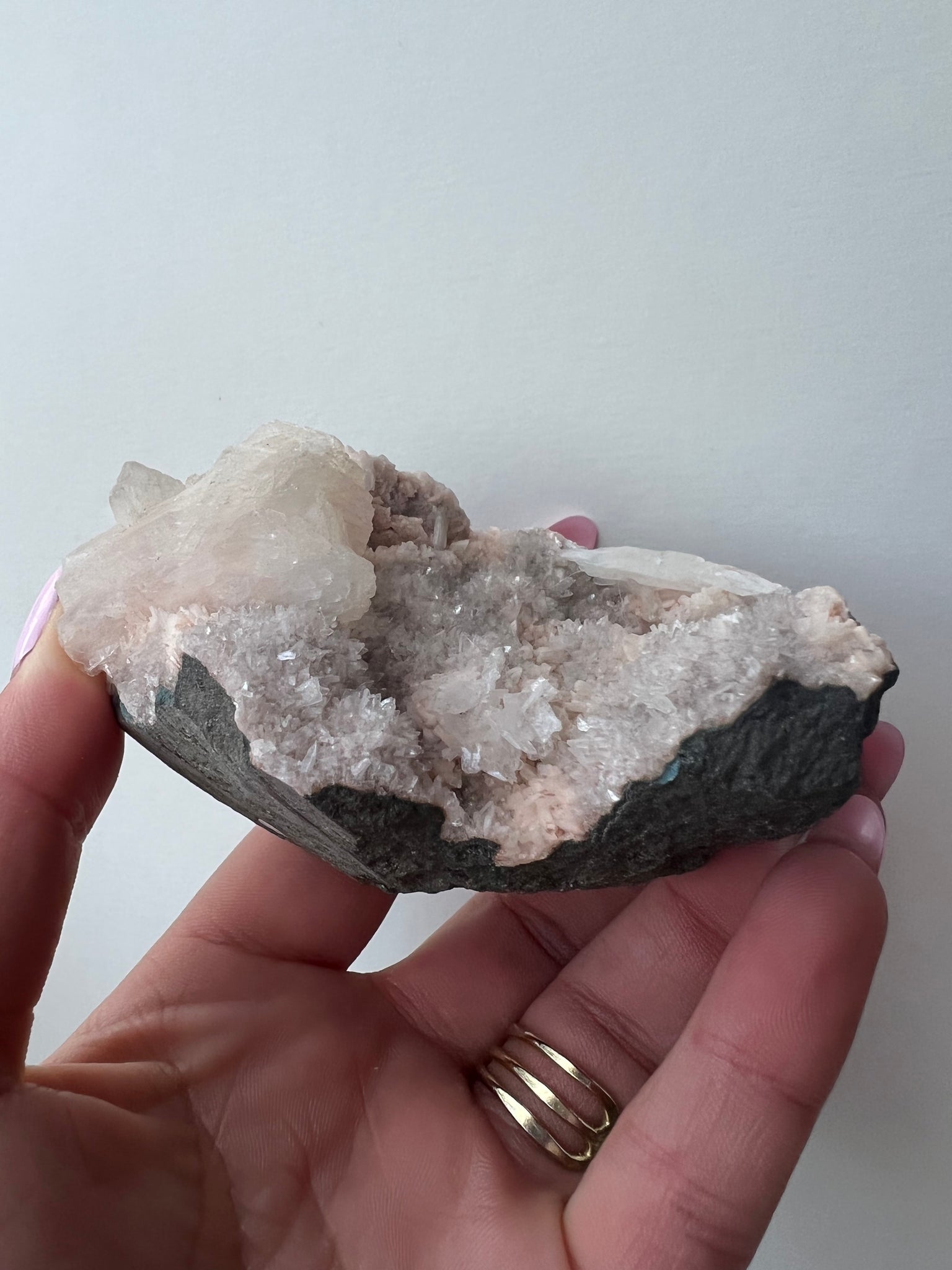 Medium Zeolite (Apophyllite)