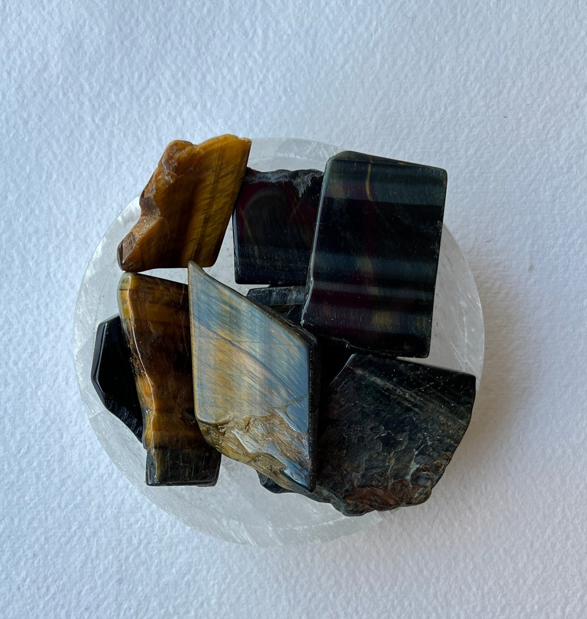 Tiger's eye polished crystal slab with golden and brown bands